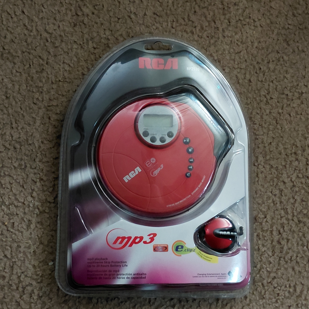 Vintage RCA Red Portable CD Player Mp3 Player With Head Phones NEW